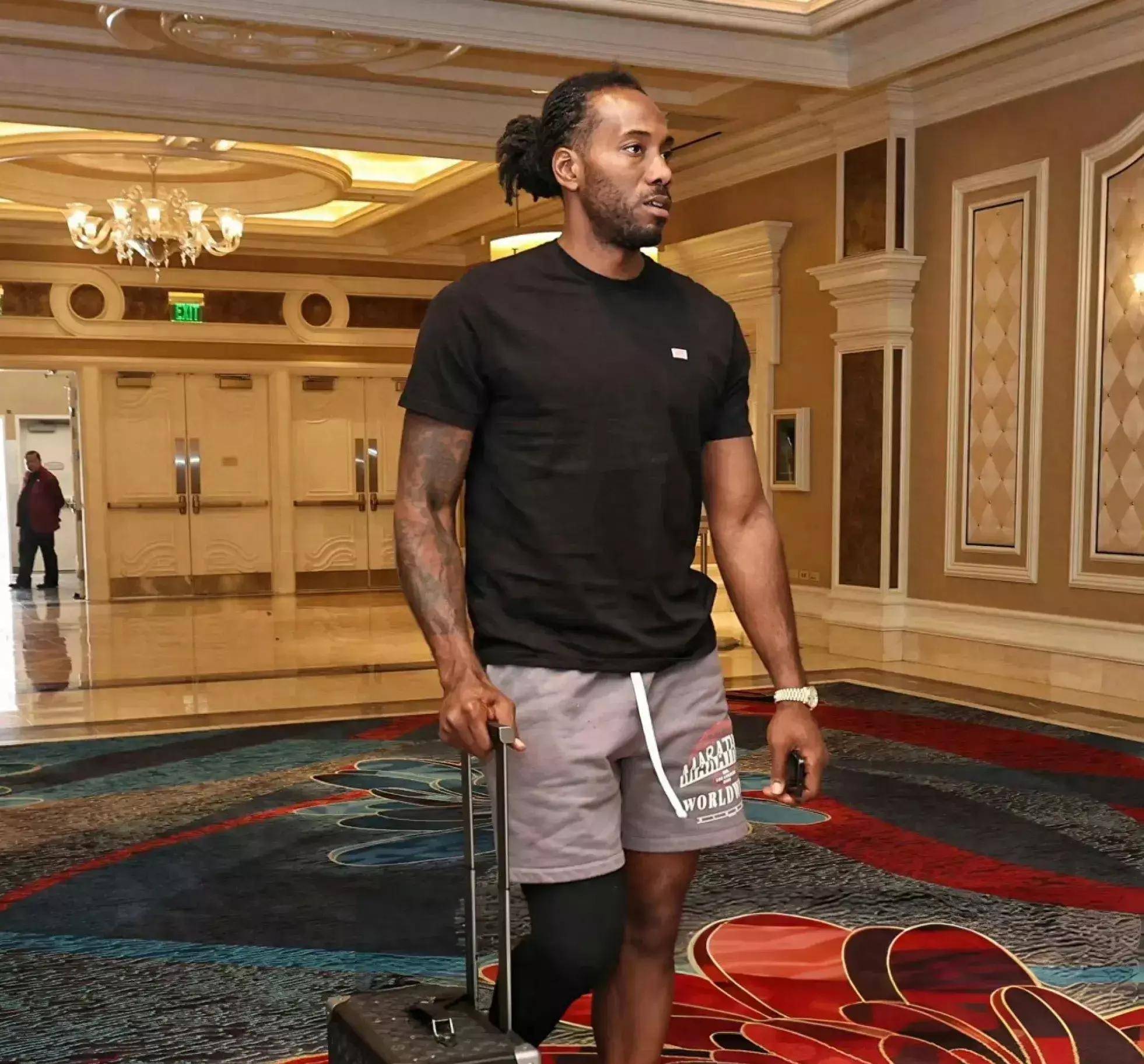 大连英博祝贺重庆铜梁龙冲超：祝愿贵俱乐部在中超再创佳绩（大连英博贺重庆铜梁龙冲超，预祝中超赛场再创佳绩）