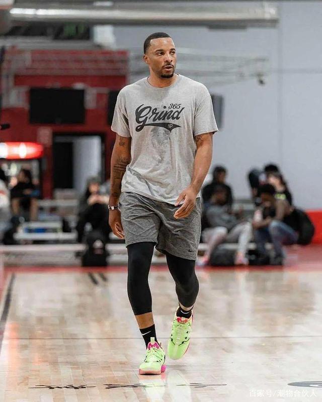 德天空：德甲三强争夺17岁中场德卡特，安德莱赫特要价2500万（德天空：德甲三豪门抢签17岁中场德卡特，安德莱赫特开价2500万）