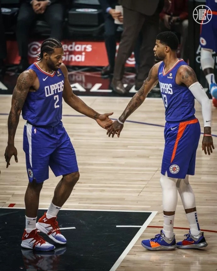 德佬回应传闻：我为身边能有孔蒂这样的真正男人而感到自豪（德佬辟谣：与孔蒂这样的真男人并肩让我倍感自豪）