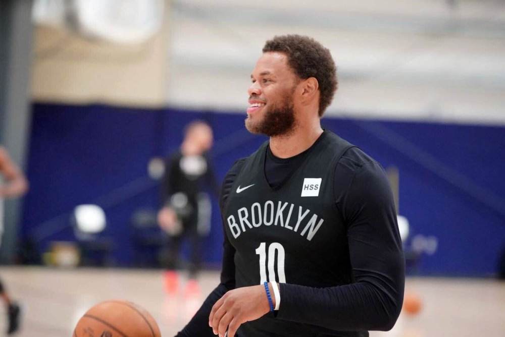 第三次犯规！杨瀚森次节继续率先登场防守送出犯规（三犯缠身！杨瀚森次节仍率先登场，防守端再度犯规）