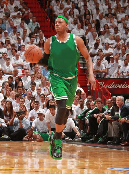 半场：米兰1-2都灵，拉比奥世界波，托莫里送点，莱奥伤退（半场战报：米兰1-2落后都灵，拉比奥轰世界波，托莫里送点，莱奥因伤离场）