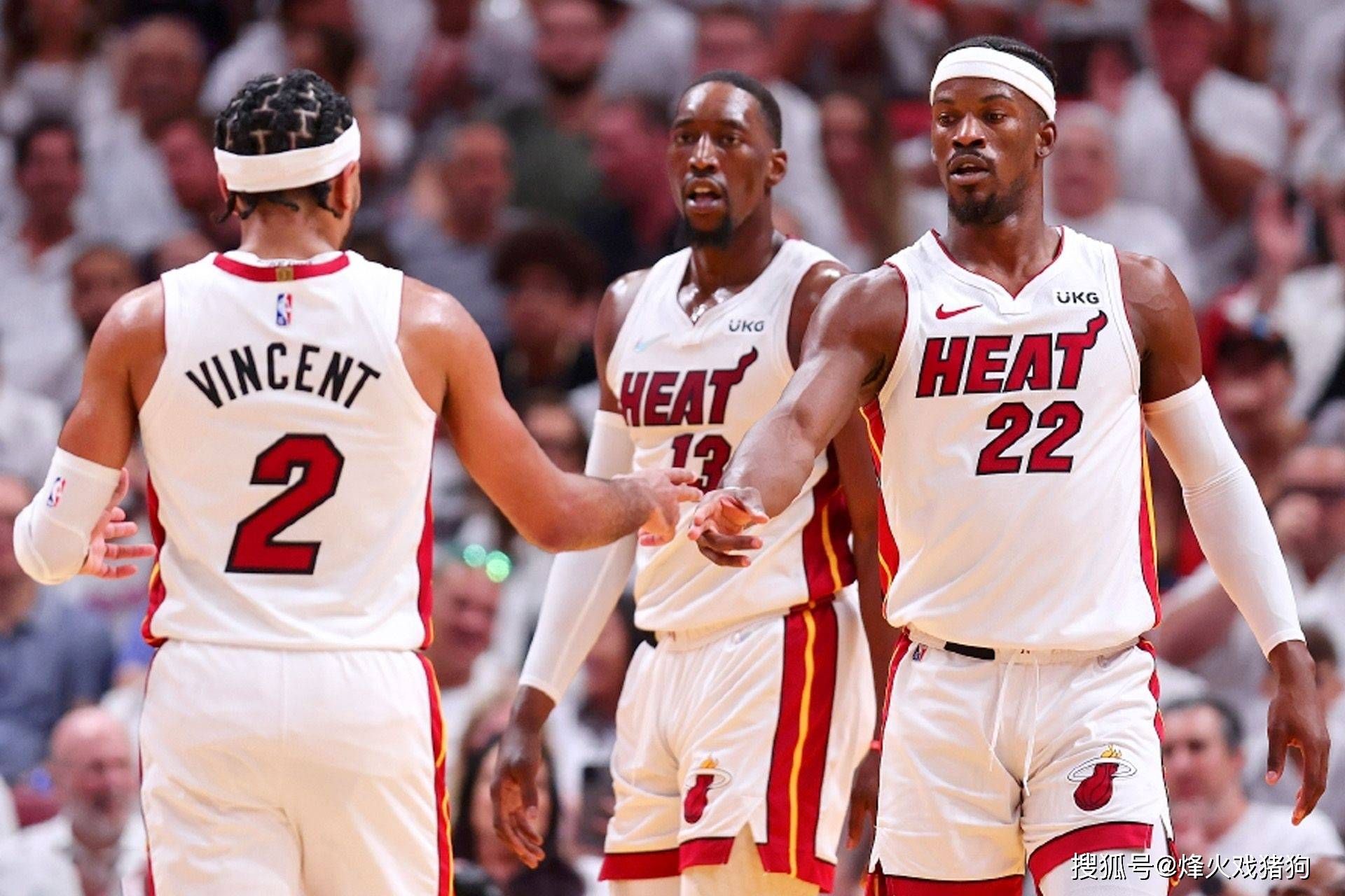 科尔谈波杰替补：他有时太急于求成，得按我们要求的方式打球（科尔评波杰替补：他有时过于急躁，须按球队要求打球）